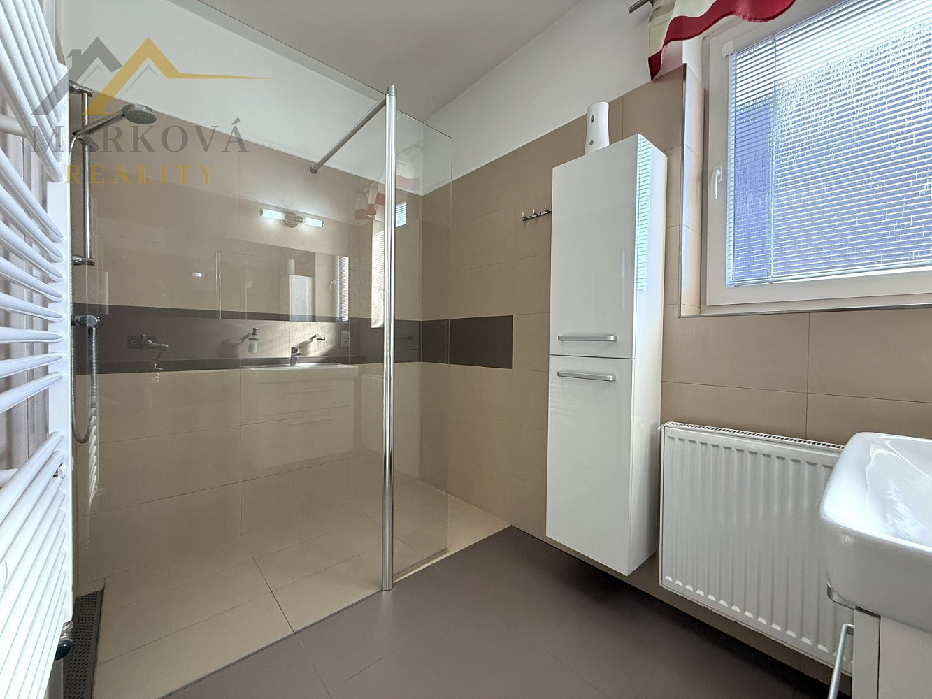 Prodej domu 298 m² s pozemkem 463 m² — photo 3