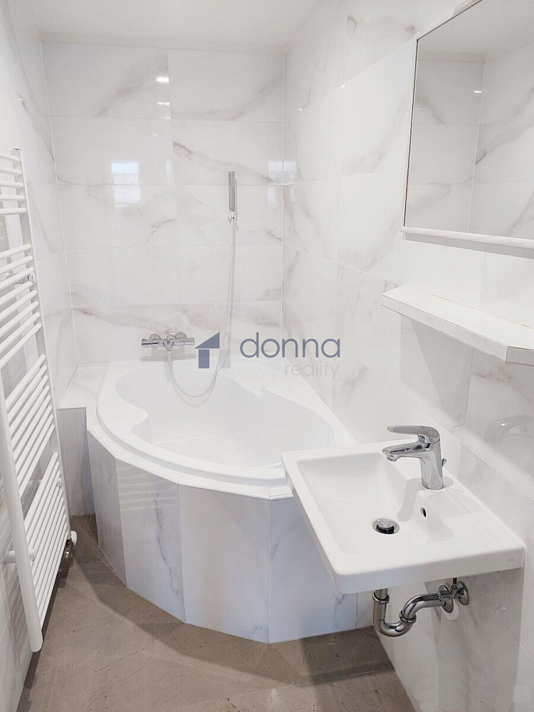Pronájem bytu 3+kk 77 m² – fotografie 4