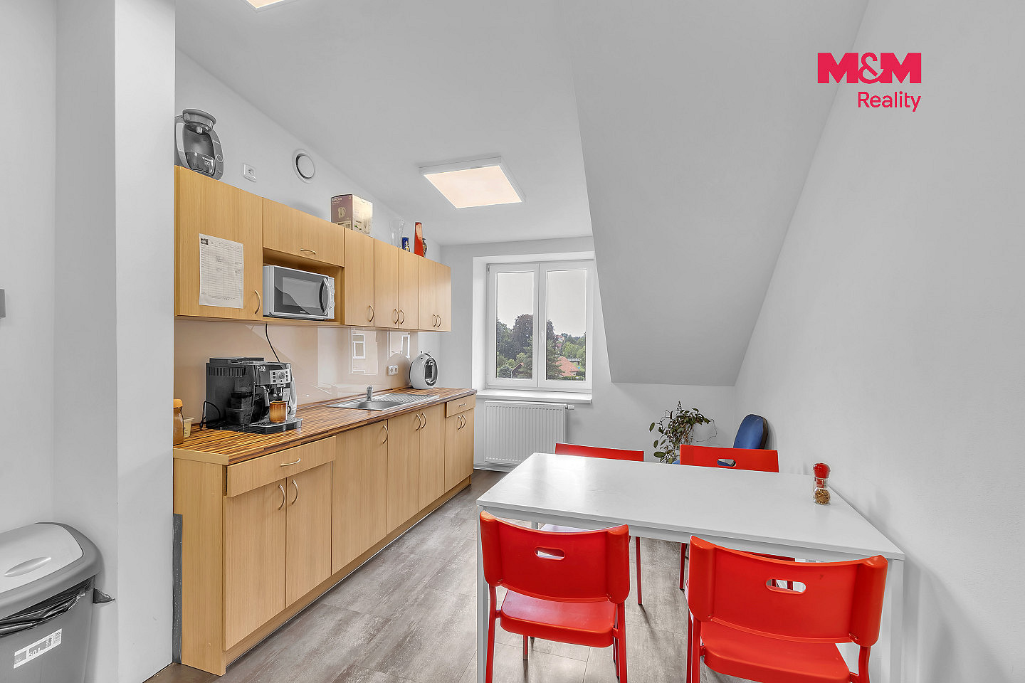 Pronájem kanceláře 174 m² – fotografie 5