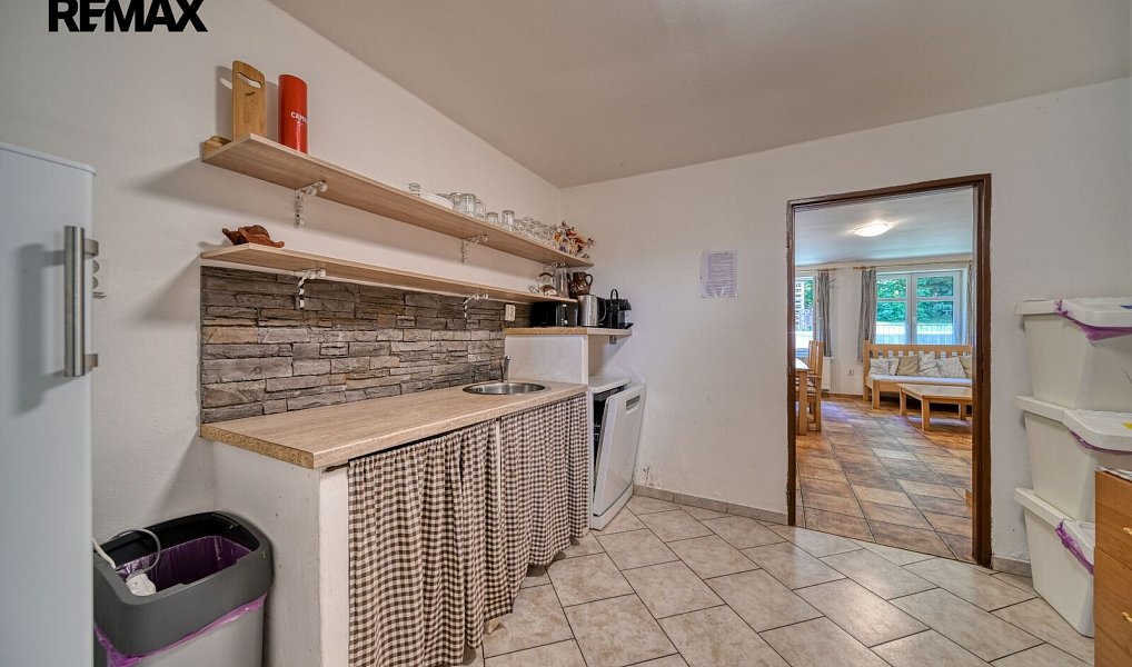 Prodej domu 215 m² s pozemkem 987 m², Radvanice – náhled fotky 8