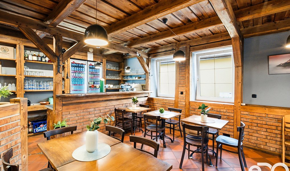 Pronájem restaurace 216 m², Doksy – náhled fotky 2