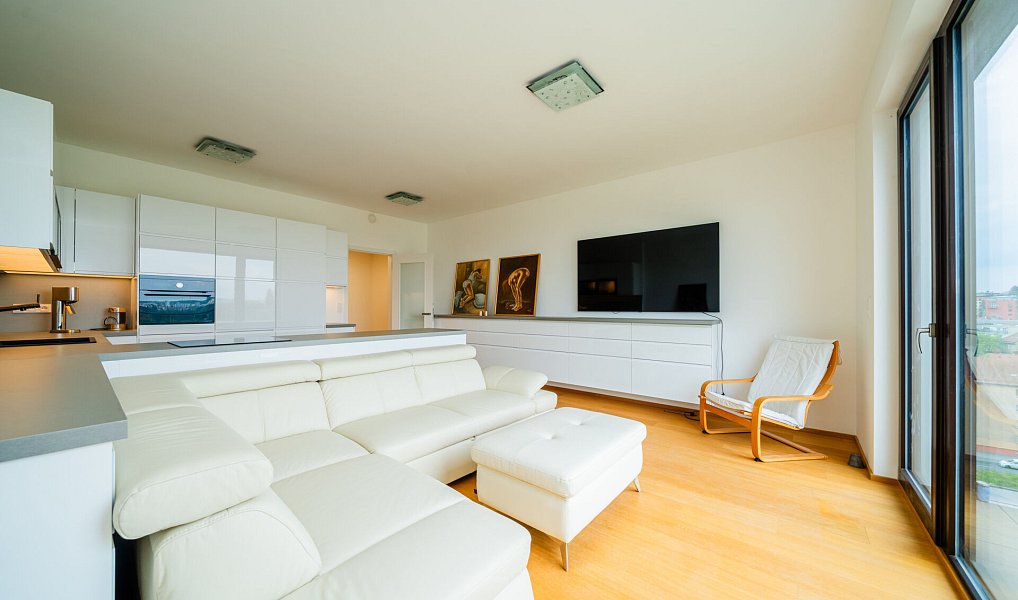 Prodej bytu 1+kk 41 m², Praha – náhled fotky 9