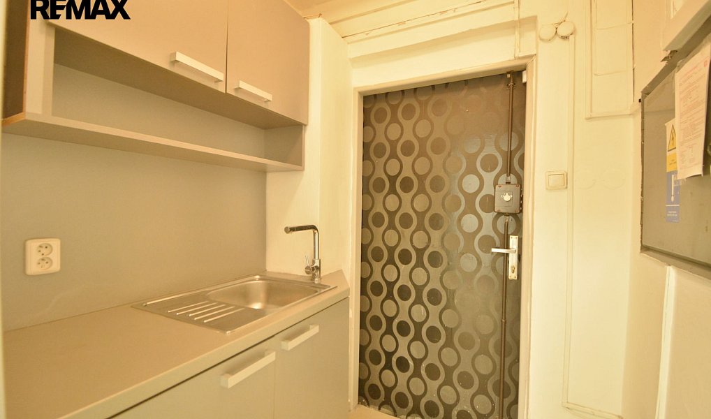 Pronájem obchodních prostor 58 m², Hradec Králové – náhled fotky 7