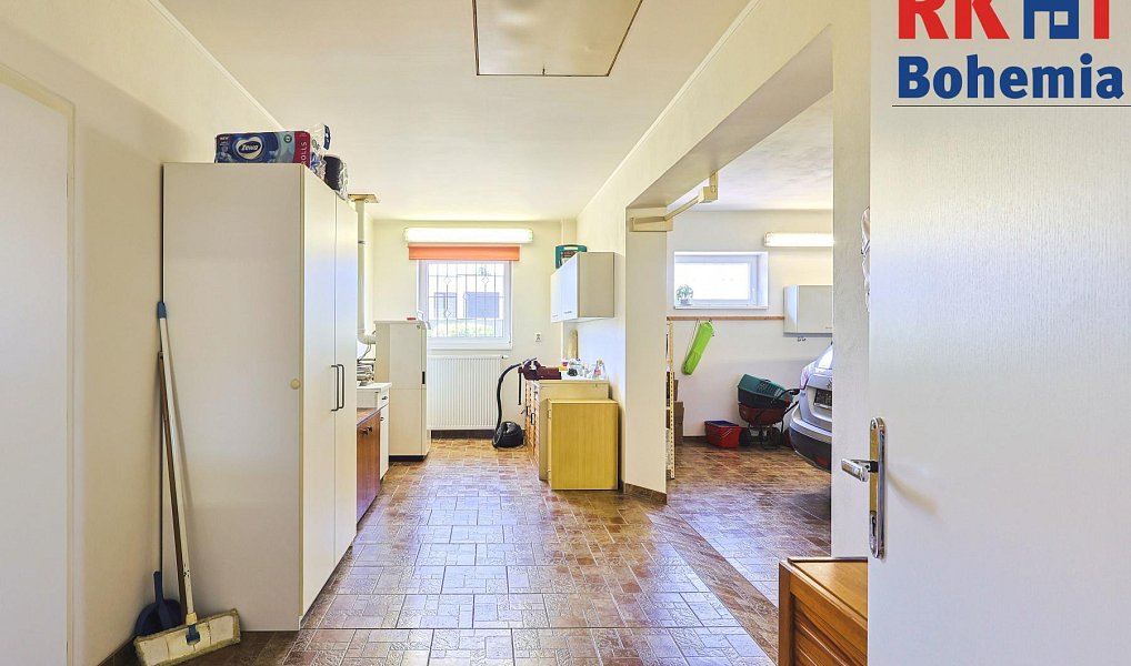 Prodej domu 266 m² s pozemkem 1 426 m², Šestajovice – náhled fotky 43
