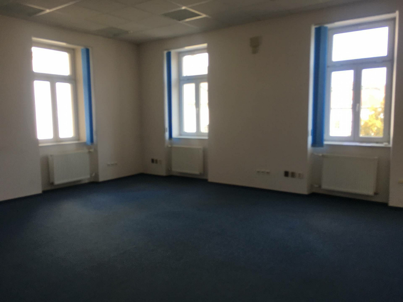 Pronájem kanceláře 188 m² – fotografie 4