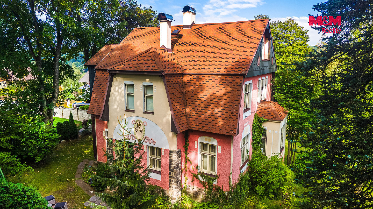Prodej domu 210 m² s pozemkem 2 006 m²