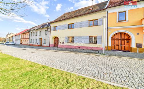 Prodej domu 250 m² s pozemkem 1 408 m², nám. 1. máje, Černošín, okres Tachov