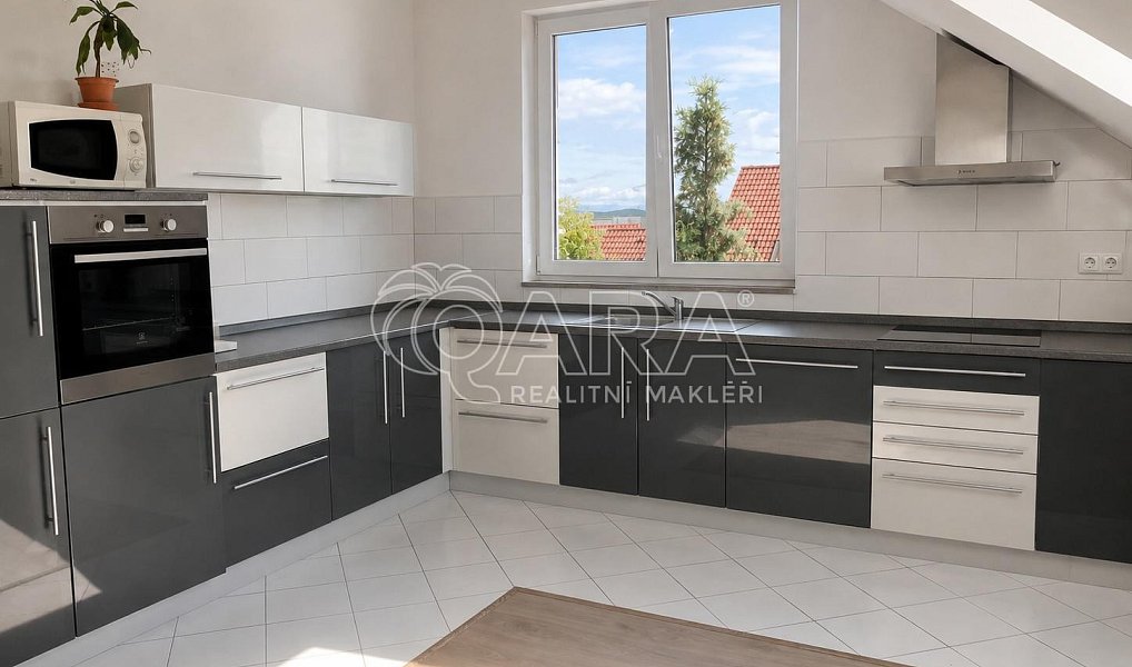 Pronájem bytu 4+kk 106 m², Sklenářka, Hořovice, okres Beroun