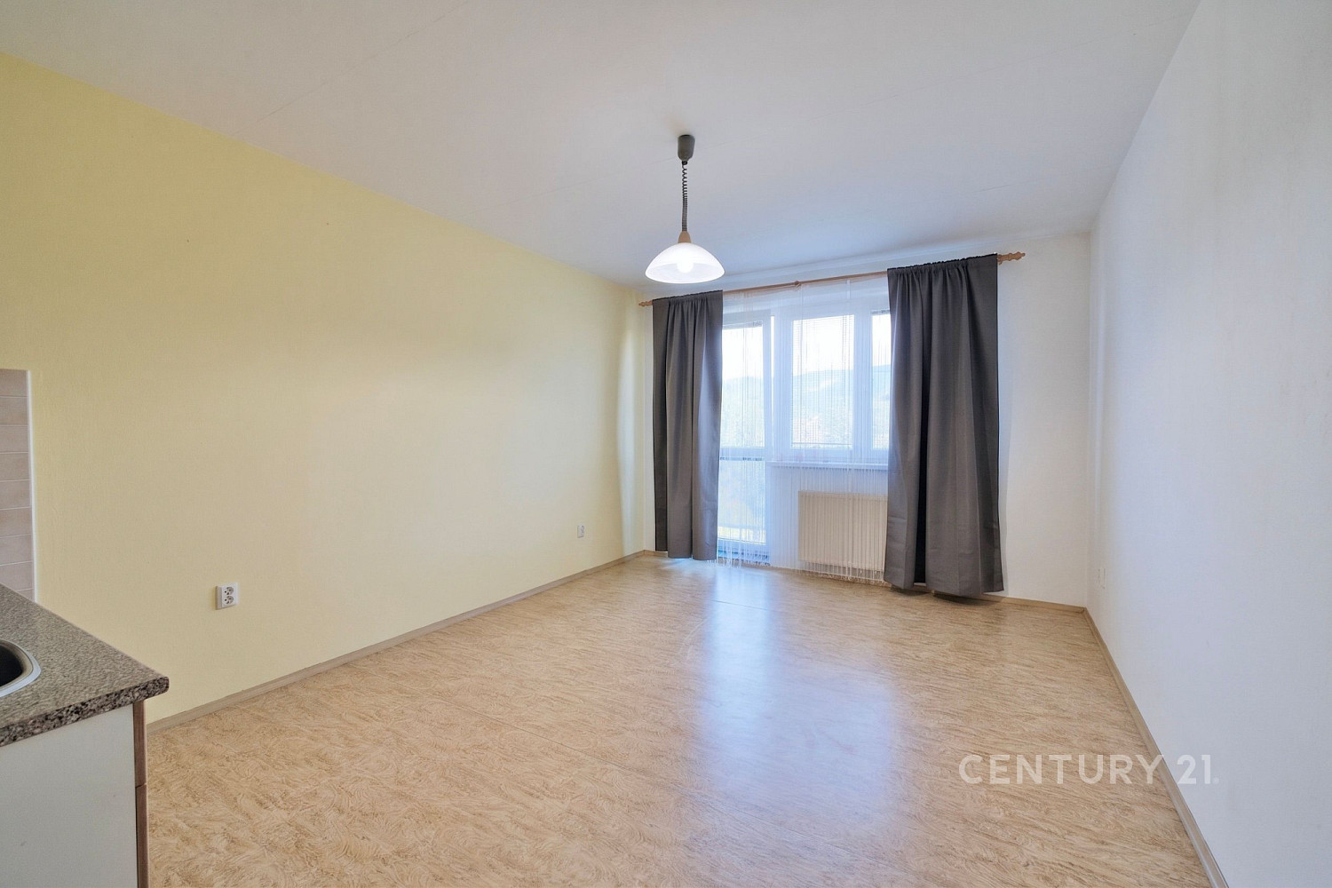 Pronájem bytu 1+kk 38 m² – fotografie 3