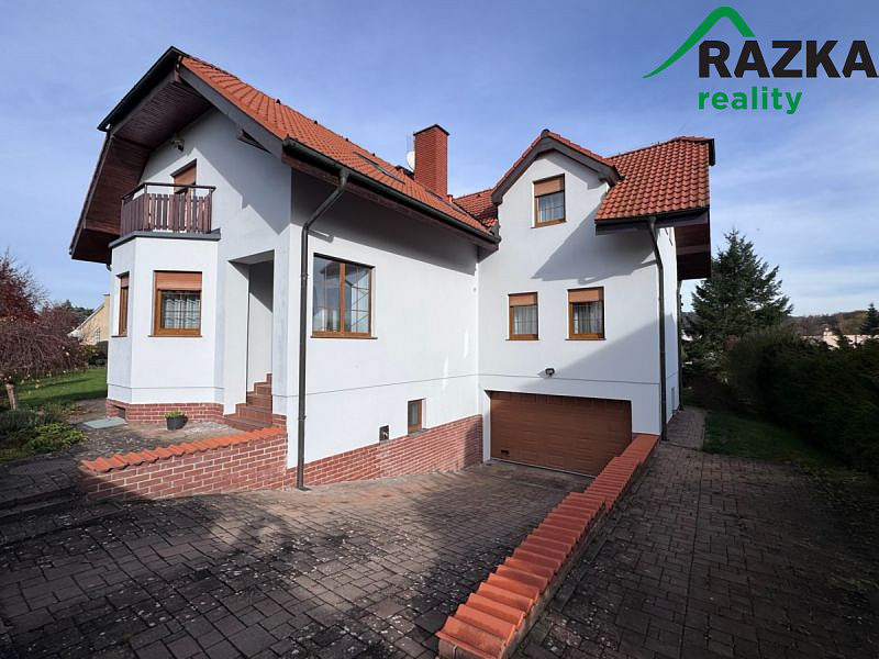 Prodej domu 334 m² s pozemkem 893 m² – fotografie 2