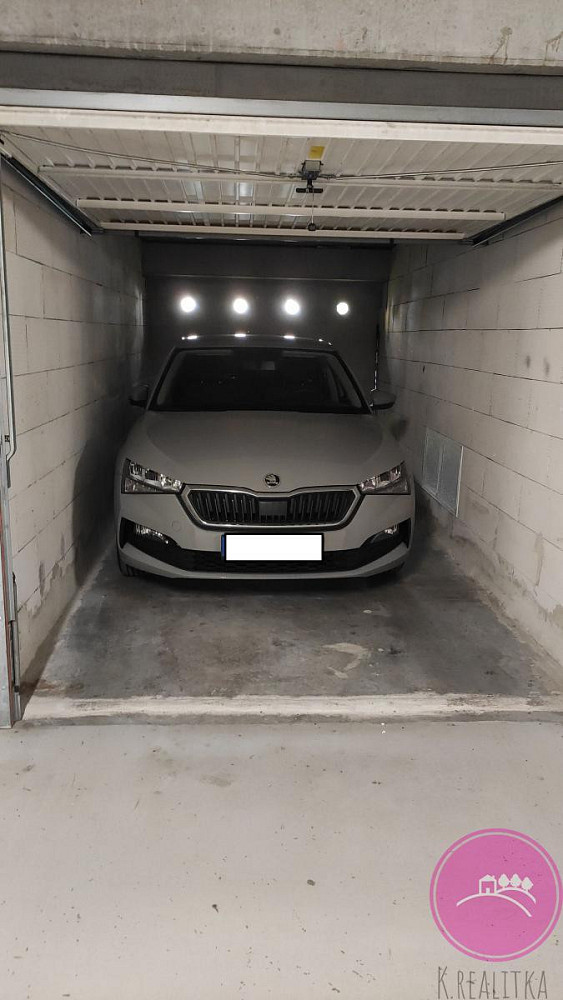Pronájem garáže o velikosti 14 m2 na ulici schweitzerové v olomouci — photo 2