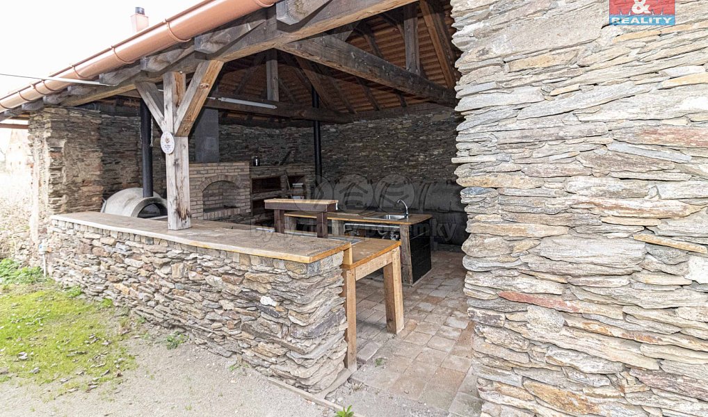 Prodej ubytovacího objektu 983 m², Žáky – náhled fotky 14