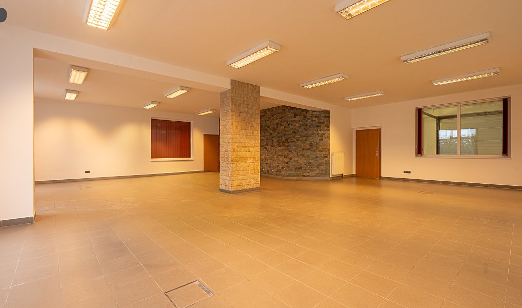Pronájem obchodních prostor 299 m², Jičín – náhled fotky 14