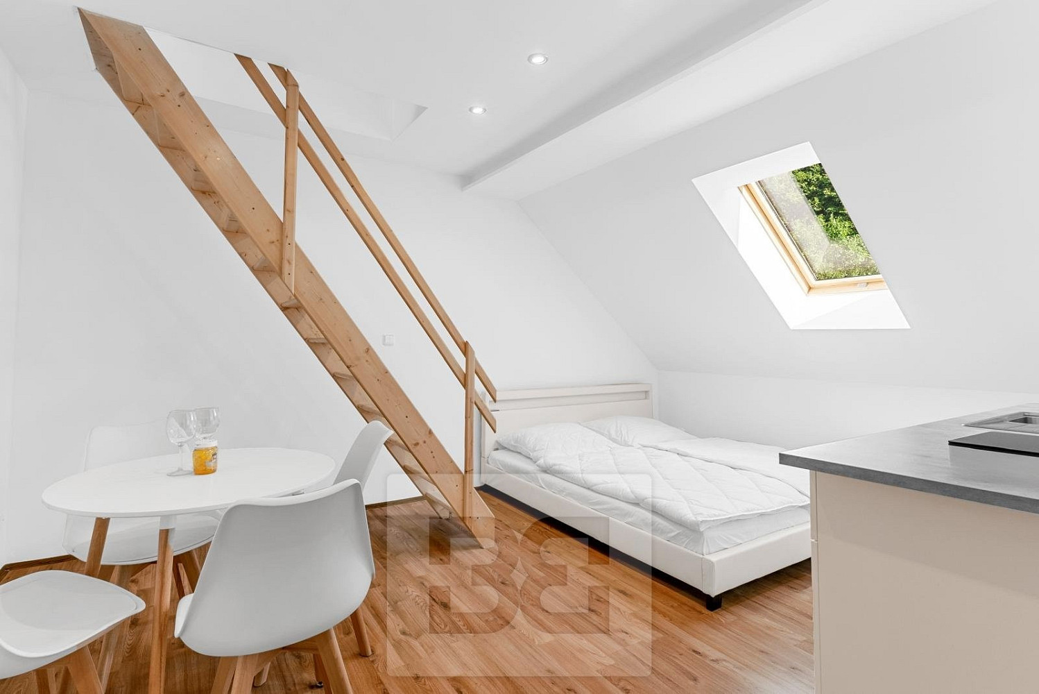 Pronájem bytu 2+kk 40 m²