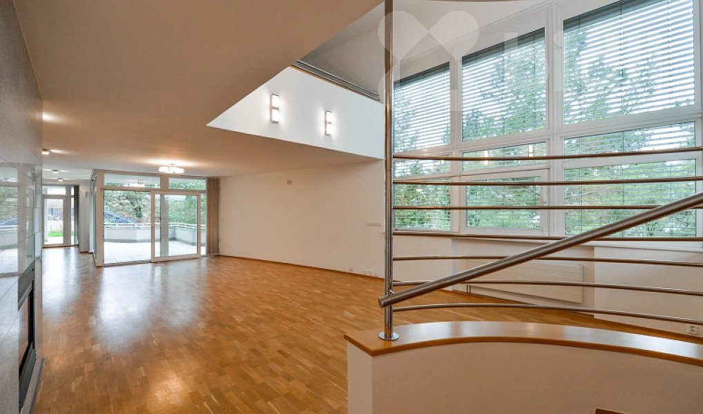 Pronájem domu 379 m² s pozemkem 572 m², Praha – náhled fotky 5