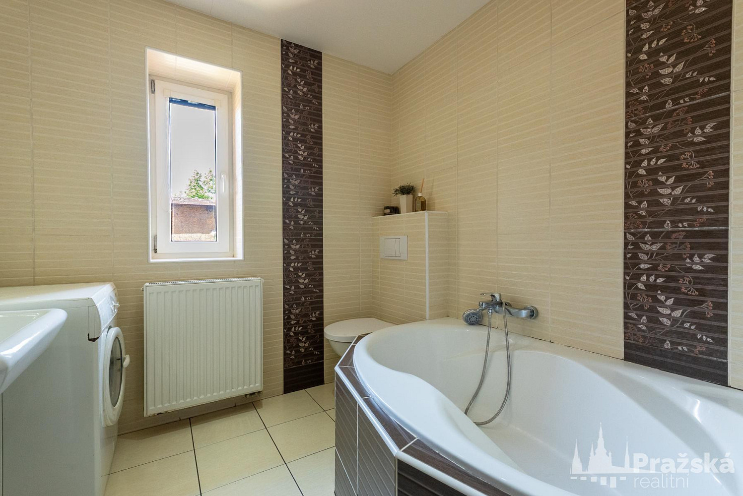 Prodej domu 380 m² s pozemkem 1 000 m² – fotografie 5