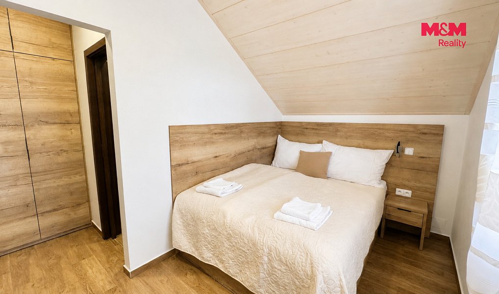 Prodej ubytovacího objektu 440 m², Slavonice – náhled fotky 22