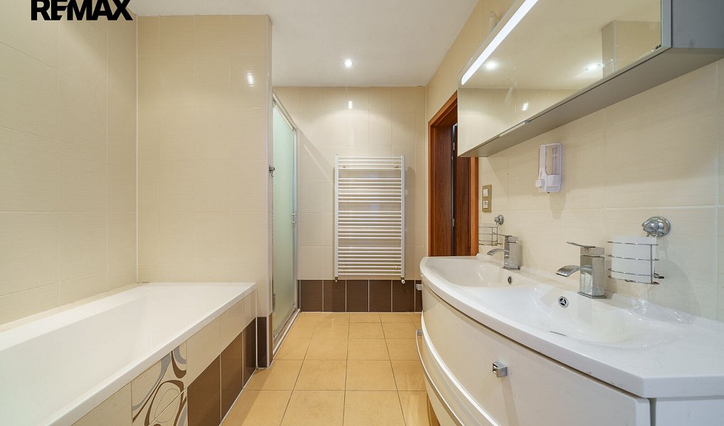 Prodej bytu 4+1 158 m², Horní Slavkov – náhled fotky 15