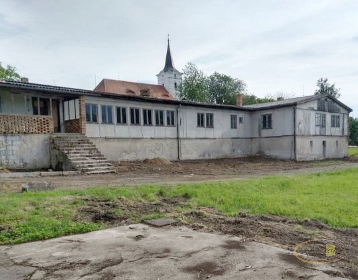 Prodej skladovacích prostor 608 m²