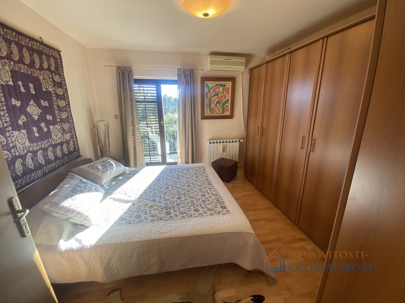 Prodej domu 180 m² s pozemkem 1 475 m² - Meer