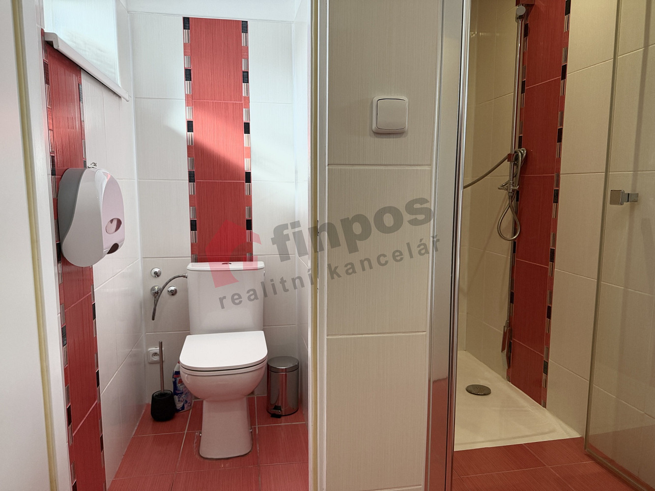 Pronájem kanceláře 120 m² – další