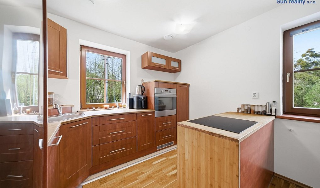 Prodej domu 180 m² s pozemkem 2 195 m², Zubří – náhled fotky 3
