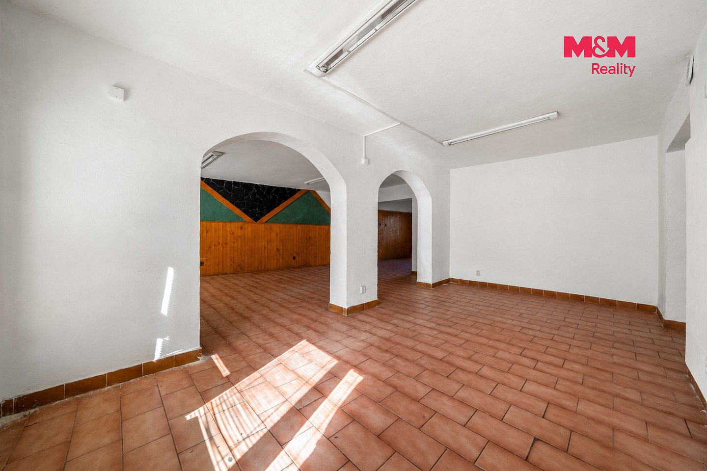 Prodej obchodních prostor 220 m² – fotografie 3