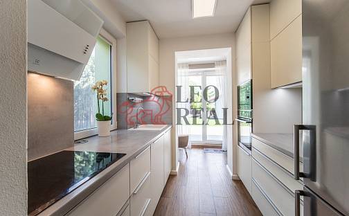 Prodej domu 204 m² s pozemkem 698 m², Máchova, Velké Přílepy, okres Praha-západ