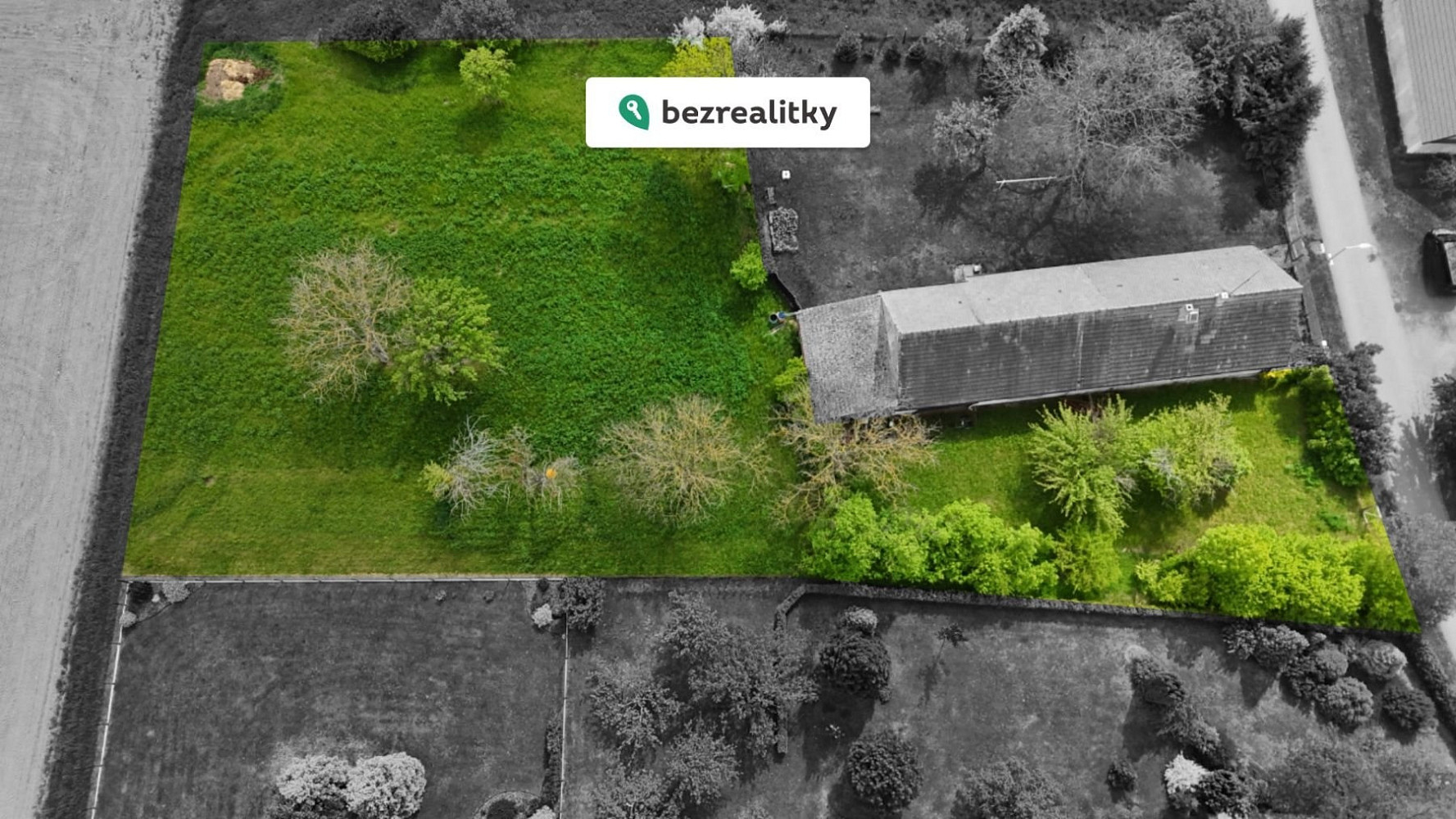 Prodej stavebního pozemku 2 501 m² – pohled 2
