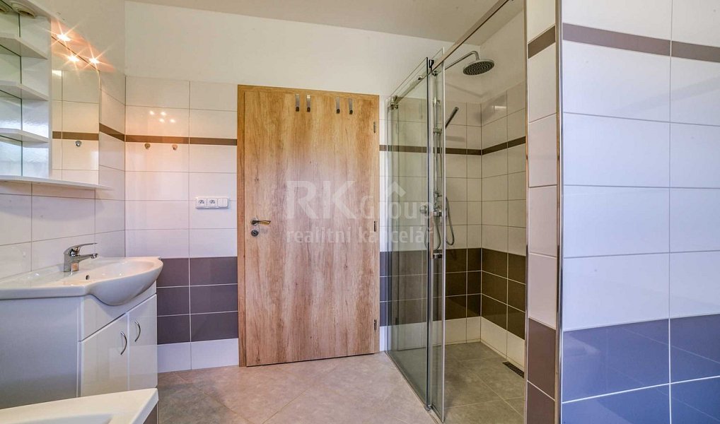 Prodej domu 190 m² s pozemkem 490 m², Cheb – náhled fotky 19