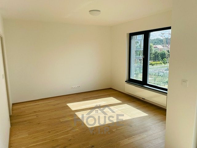 Pronájem bytu 2+kk 59 m² – fotografie 4