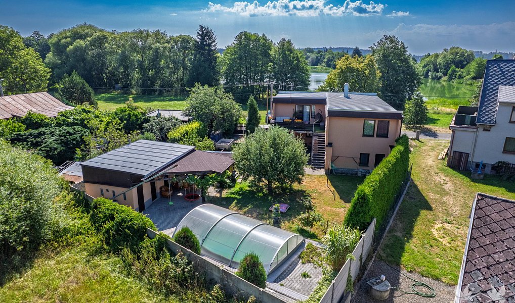Prodej domu 176 m² s pozemkem 764 m², Koupě – náhled fotky 2