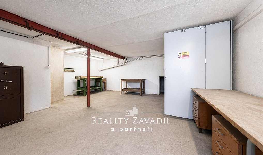 Prodej domu 940 m² s pozemkem 5 787 m², Koleč – náhled fotky 31