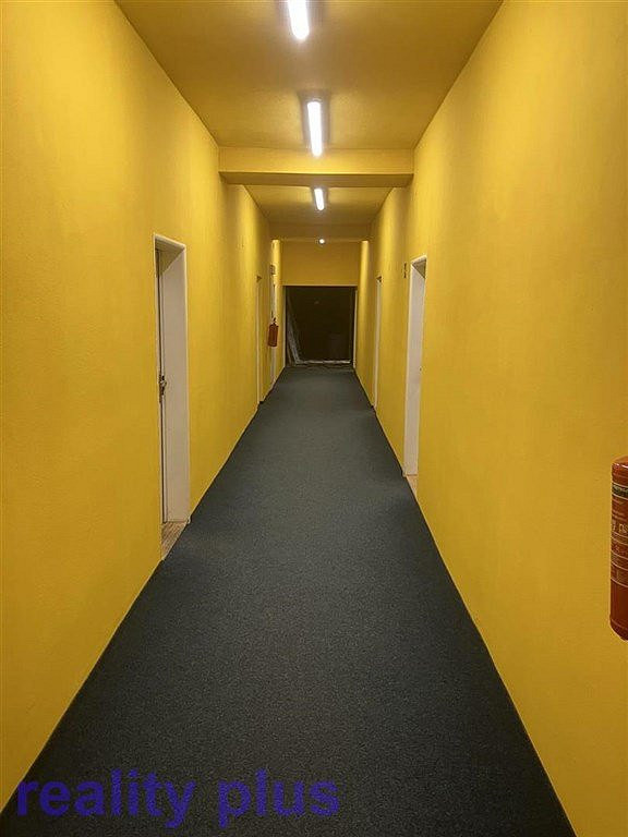 Pronájem kanceláře 354 m² – fotografie 5