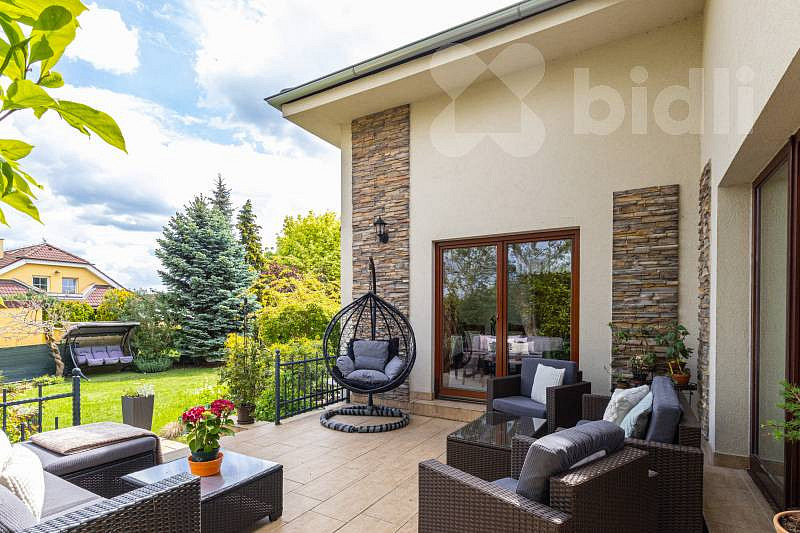 Prodej domu 221 m² s pozemkem 647 m² — photo 3