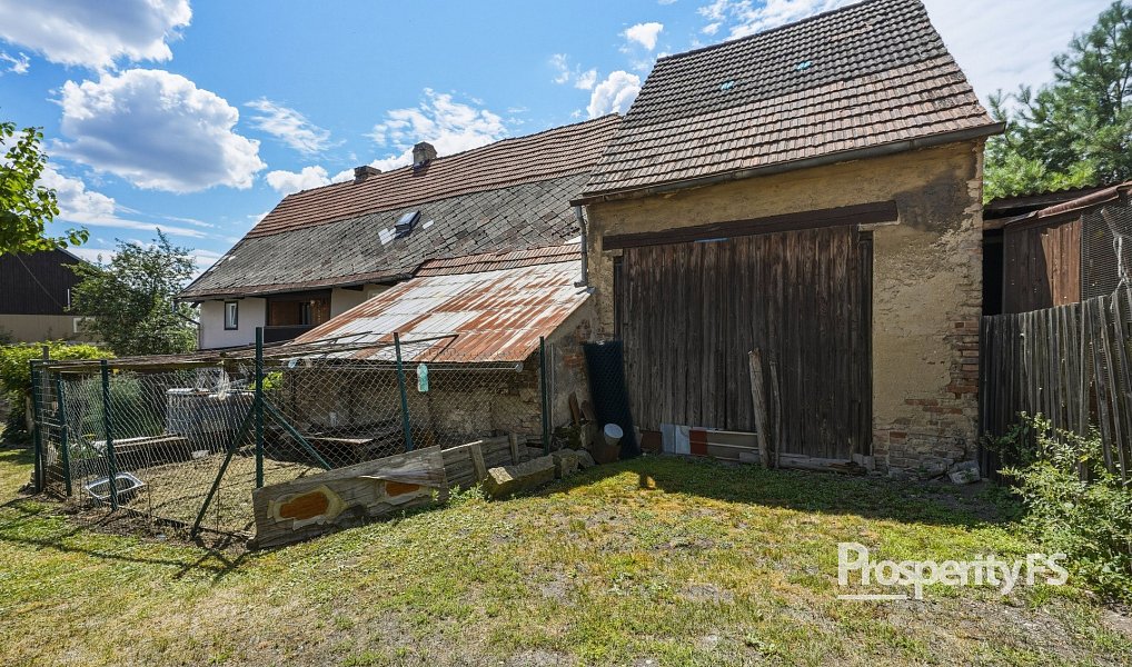 Prodej domu 318 m² s pozemkem 1 081 m², Liběšice – náhled fotky 46