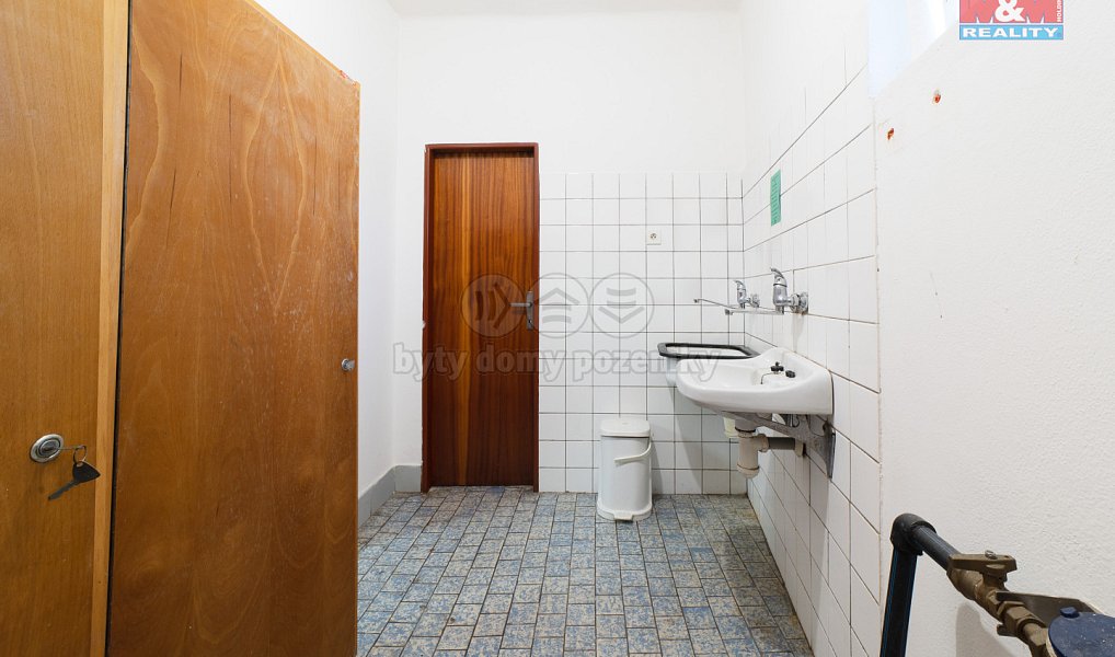 Prodej obchodních prostor 141 m², Prádlo – náhled fotky 16