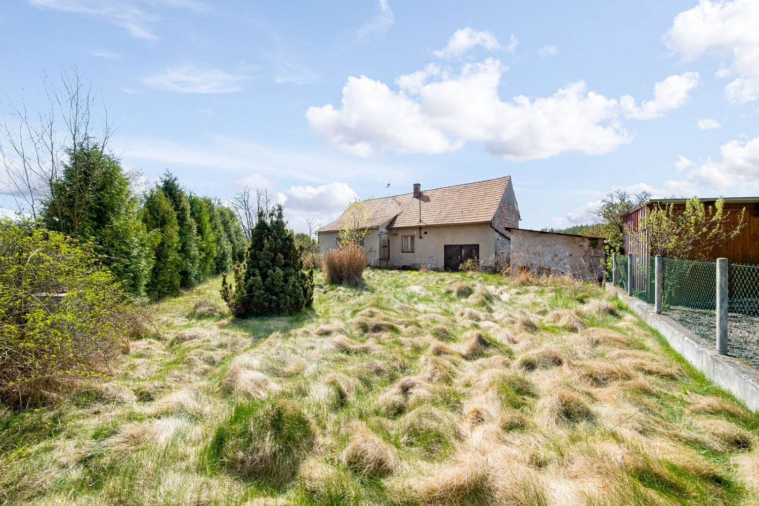 Prodej domu 100 m² s pozemkem 8 575 m² – pohled 3