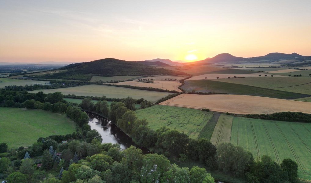 Prodej louky 1 385 m², Počedělice – náhled fotky 3