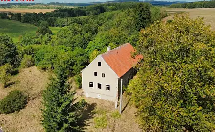 Prodej domu 300 m² s pozemkem 2 000 m², Bochov, okres Karlovy Vary