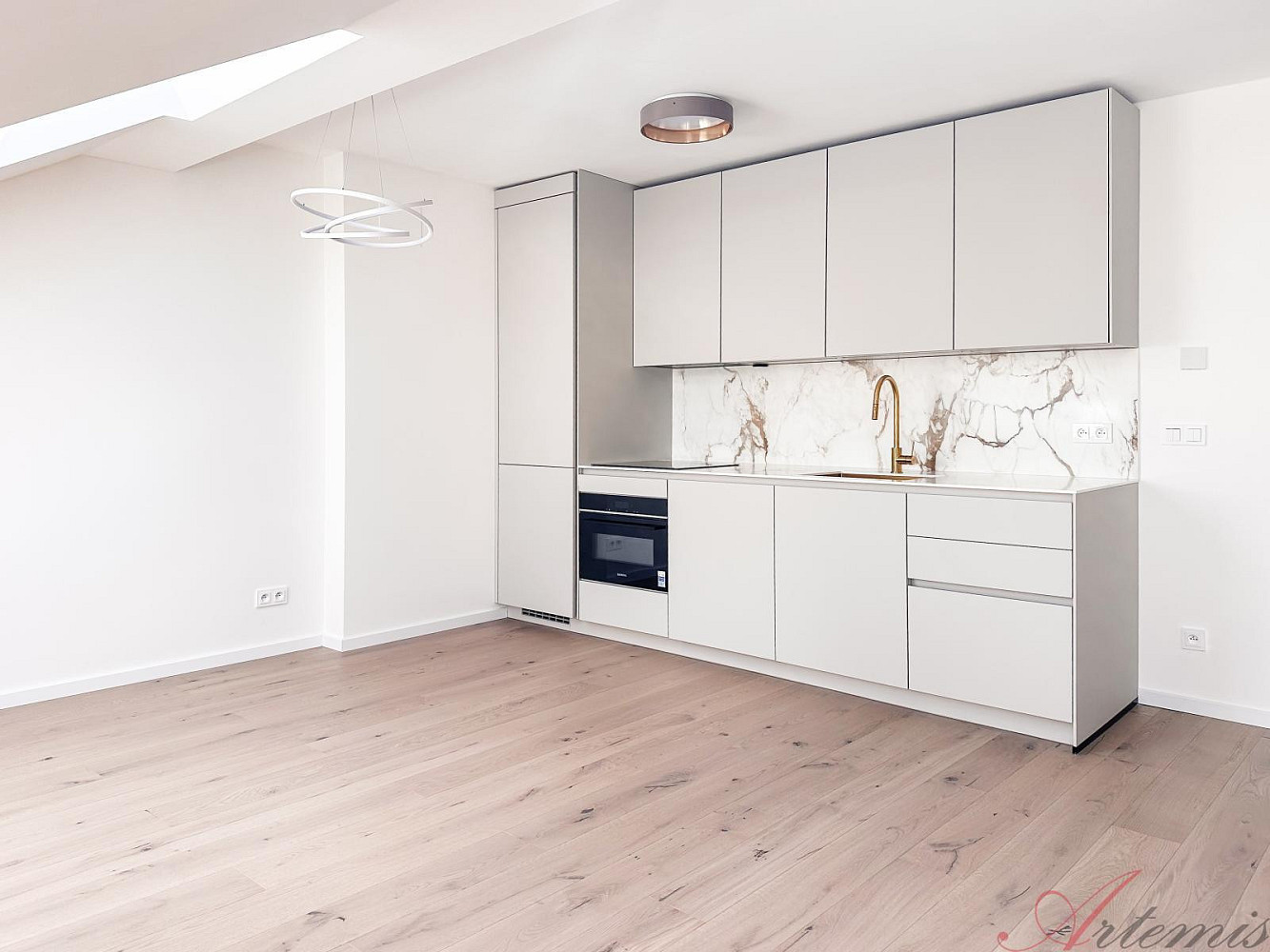 Pronájem bytu 3+kk 98 m² – fotografie 4