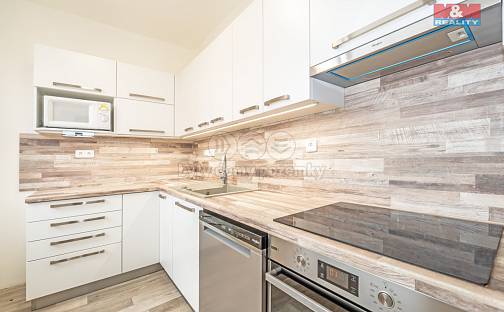 Prodej bytu 3+1 74 m², Očovská, Hodonín