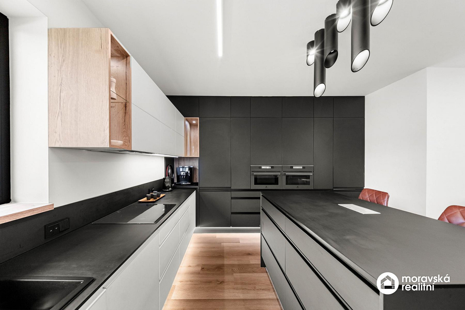 Prodej domu 199 m² s pozemkem 700 m² – fotografie 3