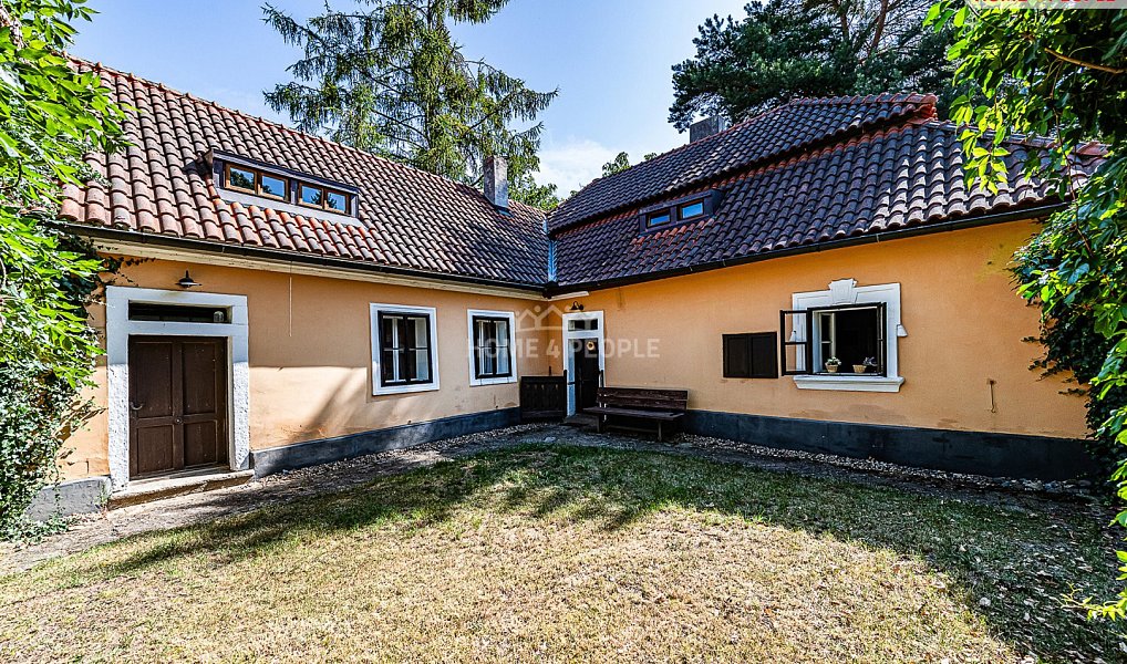 Prodej domu 190 m² s pozemkem 1 084 m², Vysoký Chlumec – fotka 1 z 60