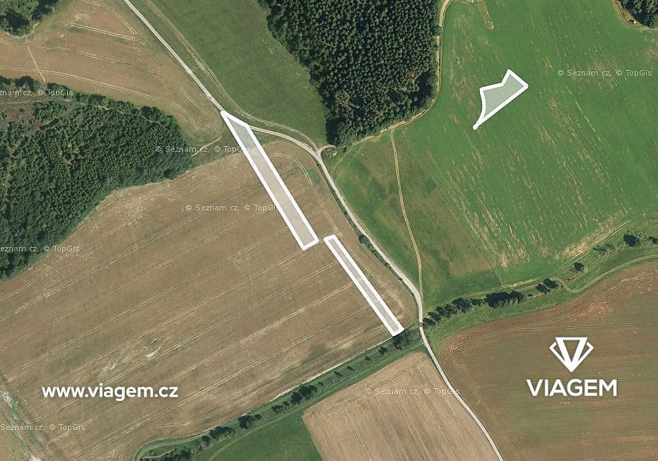 Pole 4 490 m²