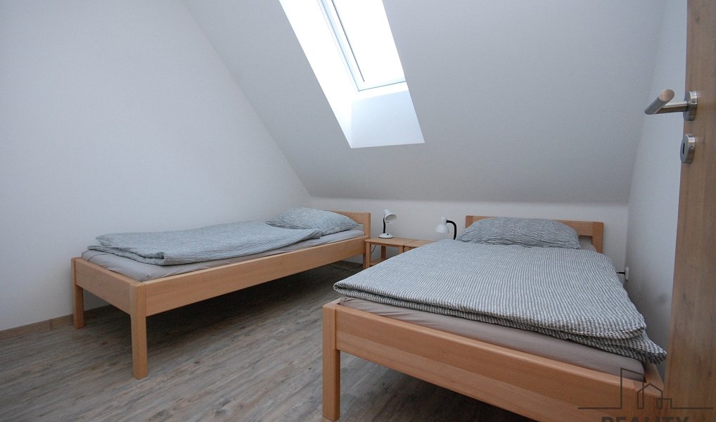 Pronájem bytu 2+1 55 m², Hrušky – náhled fotky 5