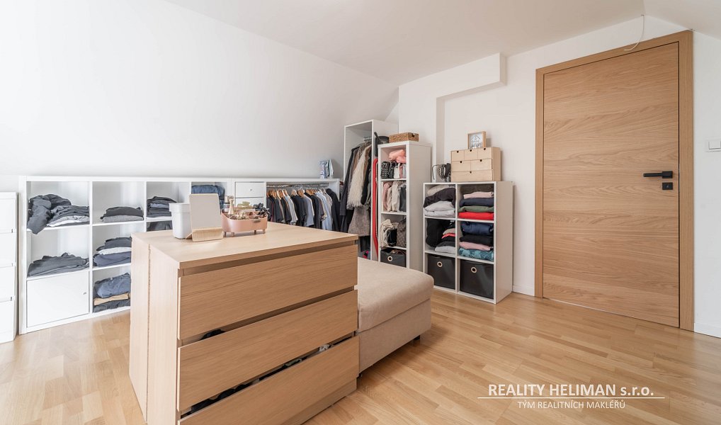 Prodej domu 260 m² s pozemkem 5 558 m², Košice – náhled fotky 27