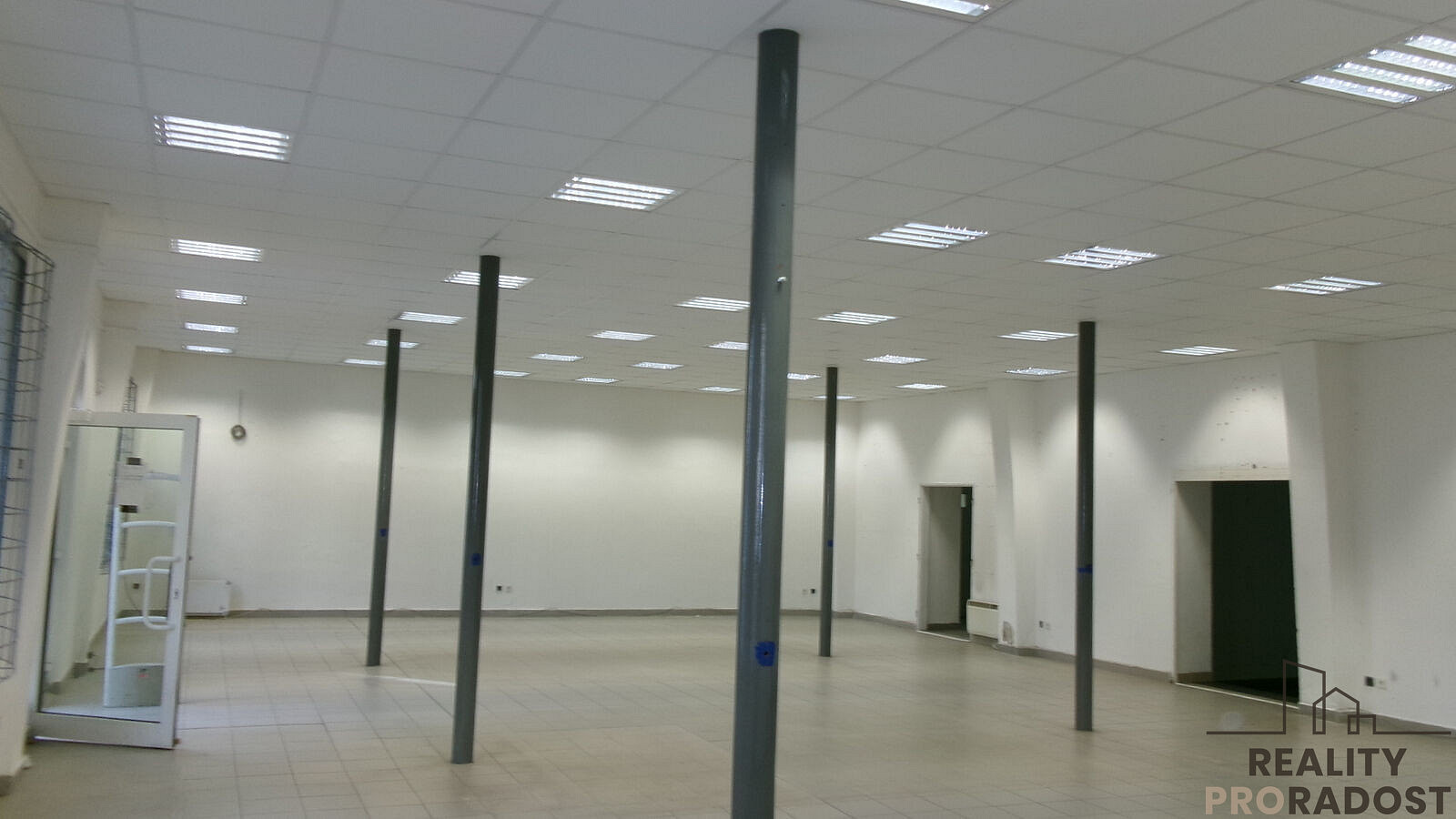 Prodej obchodních prostor 400 m² – fotografie 4