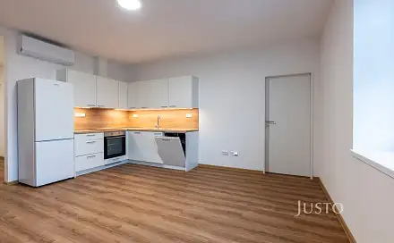 Pronájem bytu 2+kk 53 m², Hradišťská, Staré Město, okres Uherské Hradiště