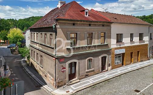 Prodej domu 310 m² s pozemkem 260 m², náměstí T. G. Masaryka, Úpice, okres Trutnov